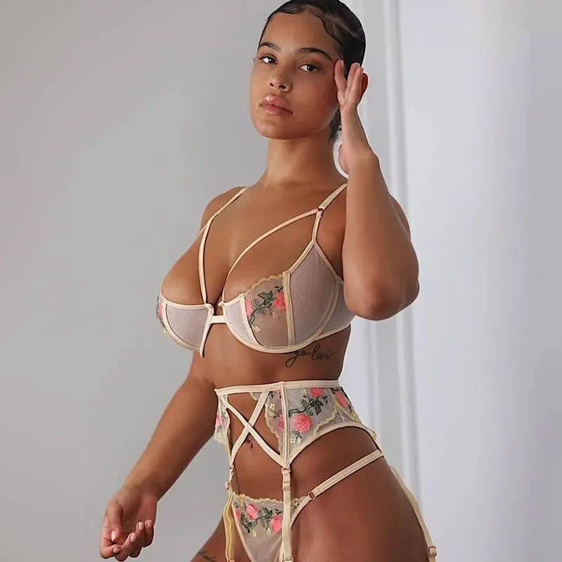 LacyMore Daisy Lingerie Set